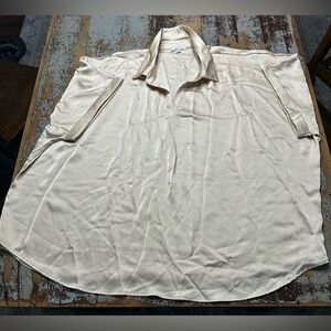 NWT 3XL White Birch Boxy Flowy Champagne Satin Top- Sooo pretty! 🤩